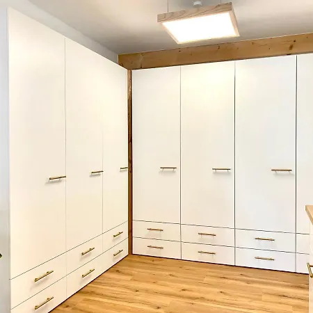 Butler Active Alpin Hund Kueche Parken