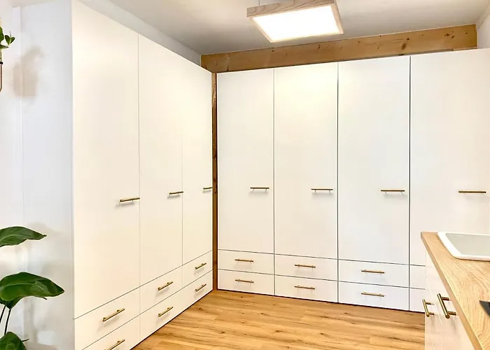 Butler Active Alpin Hund Kueche Parken